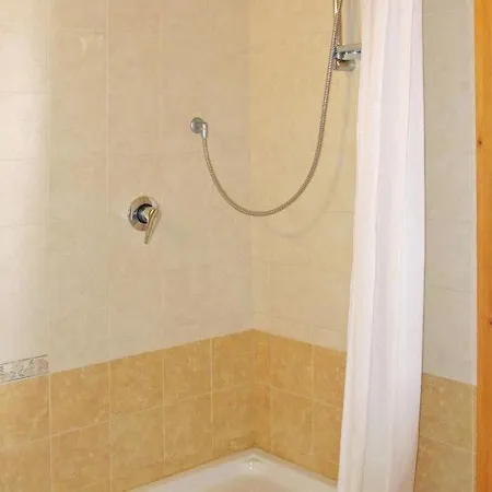 Casa vacanze Vaiano Sleeps 18 Pool Air Con Wifi