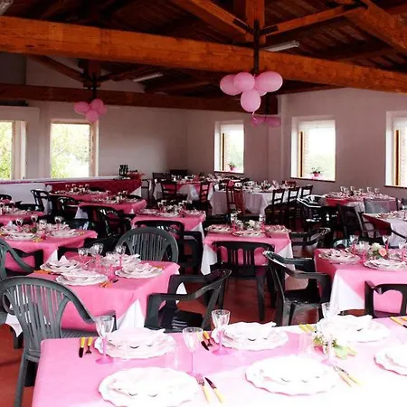 Casa vacanze Vaiano Sleeps 18 Pool Air Con Wifi *