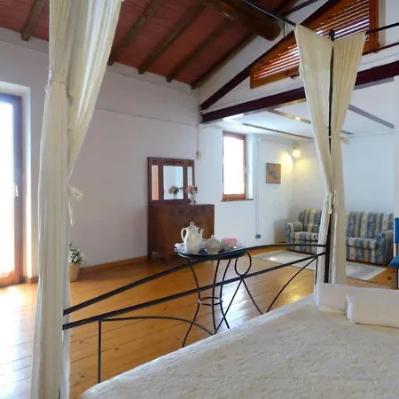 Vaiano Sleeps 18 Pool Air Con Wifi Casa vacanze