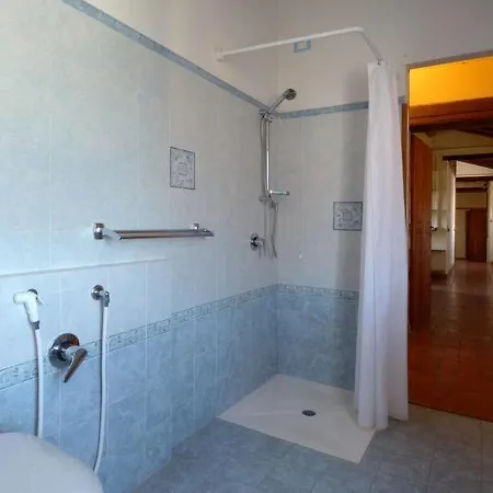 Vaiano Sleeps 18 Pool Air Con Wifi *