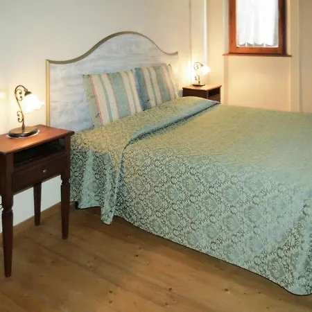 Vaiano Sleeps 18 Pool Air Con Wifi Casa vacanze Vaiano (Lazio)