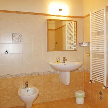 Vaiano Sleeps 18 Pool Air Con Wifi Casa vacanze *