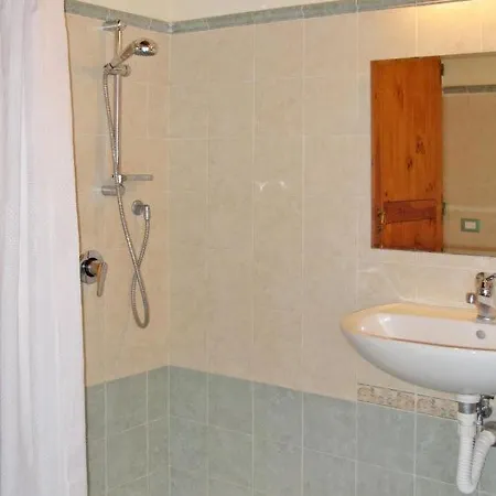 Vaiano Sleeps 18 Pool Air Con Wifi Vaiano (Lazio)